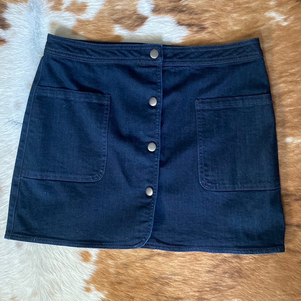 HINGE DENIM BUTTON UP MINI SKIRT